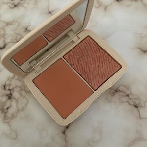 Cover FX Monochromatic Blush Duo in “Soft Peach”